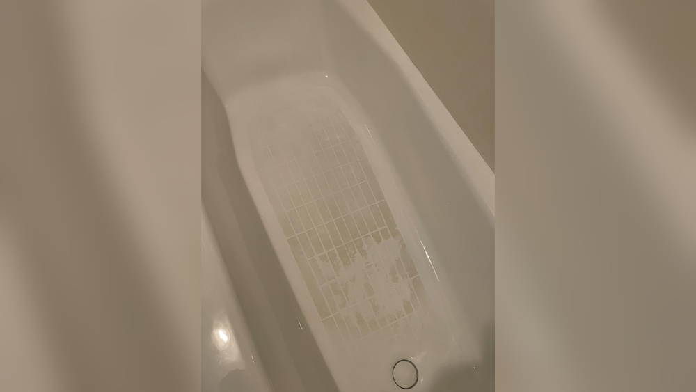 How to Clean Textured Bathtub Floor