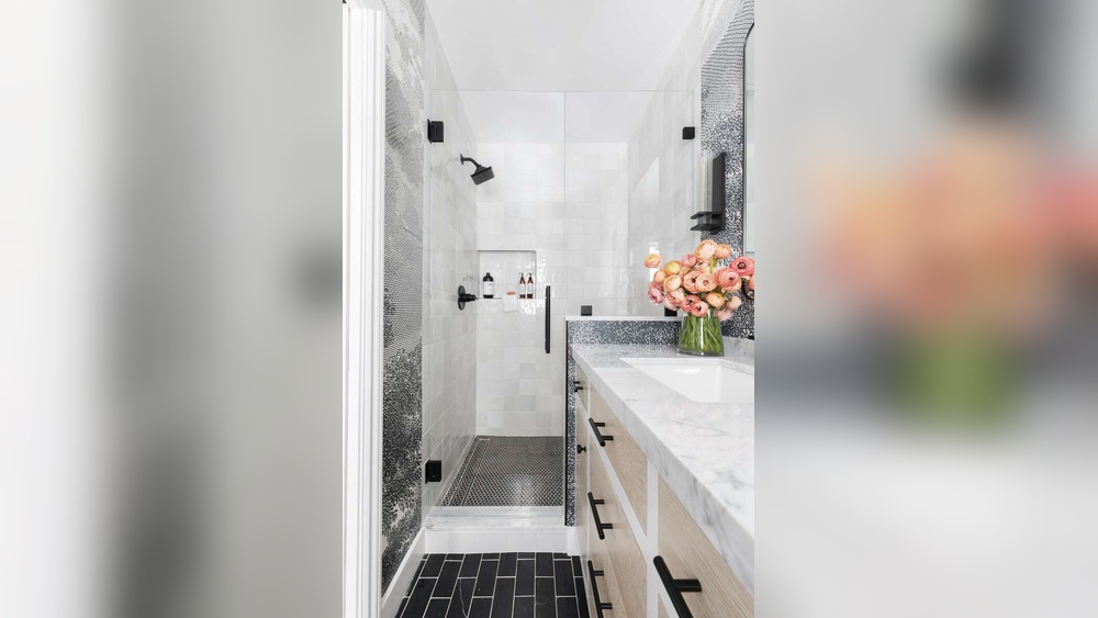 Narrow Bathroom Design