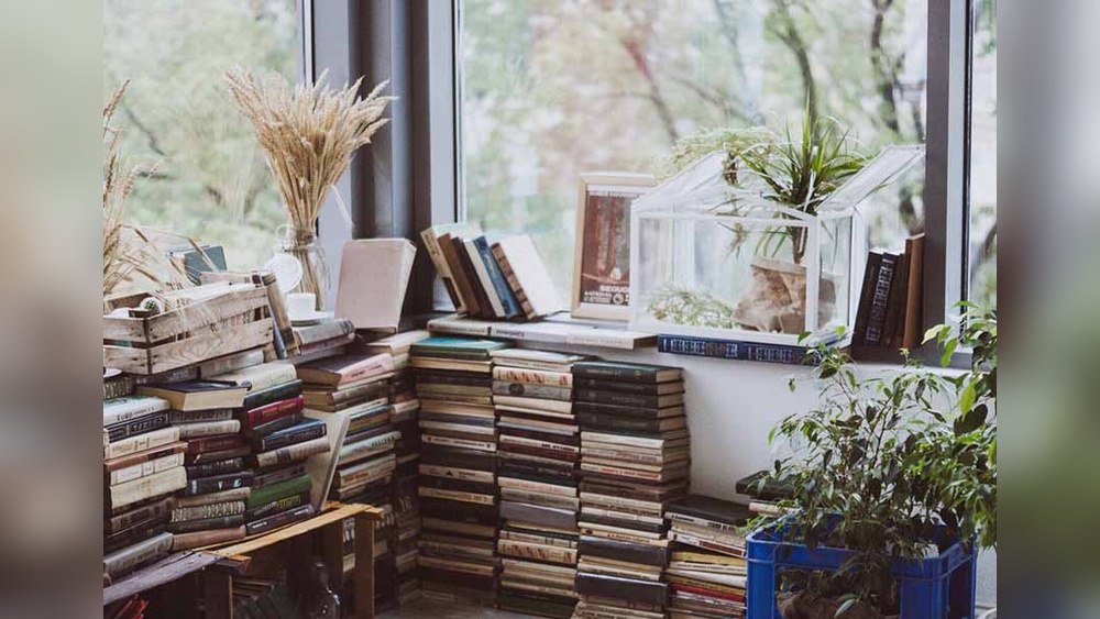 Organizing Books in a Small Space