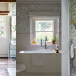 Small Cottage Bathroom Designs