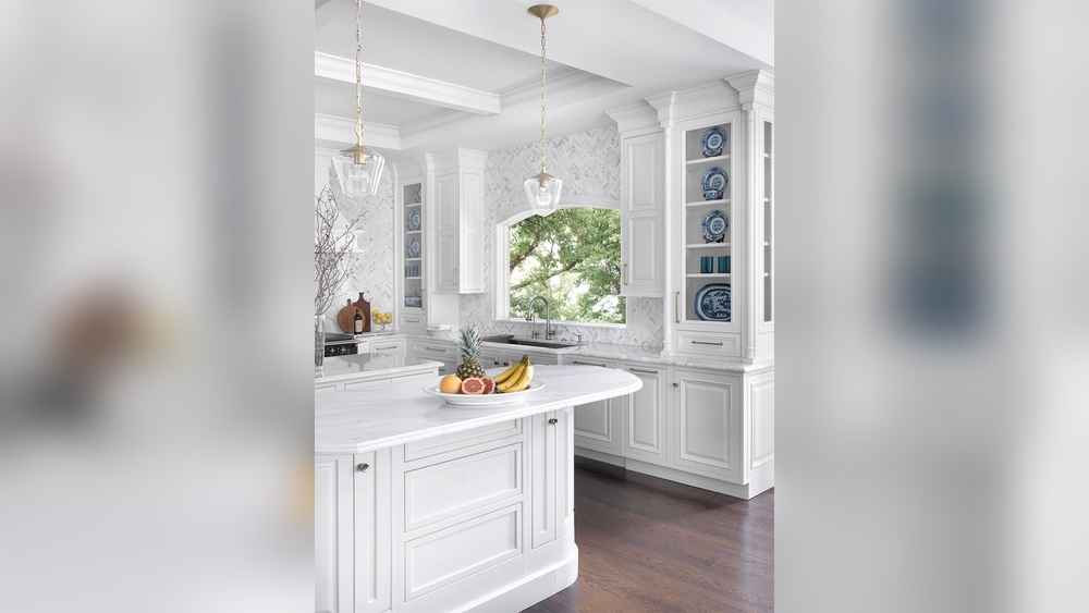 Traditional Luxury White Kitchens