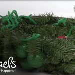 How to Attach Decorations to a Wreath