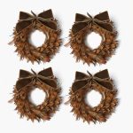 How to Decorate a Feather Wreath
