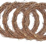 How to Decorate a Grapevine Wreath for a Wedding