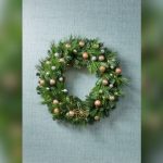 How to Decorate a Greenery Wreath