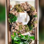 How to Decorate a Moss Wreath