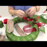 How to Decorate a Straw Wreath for Christmas