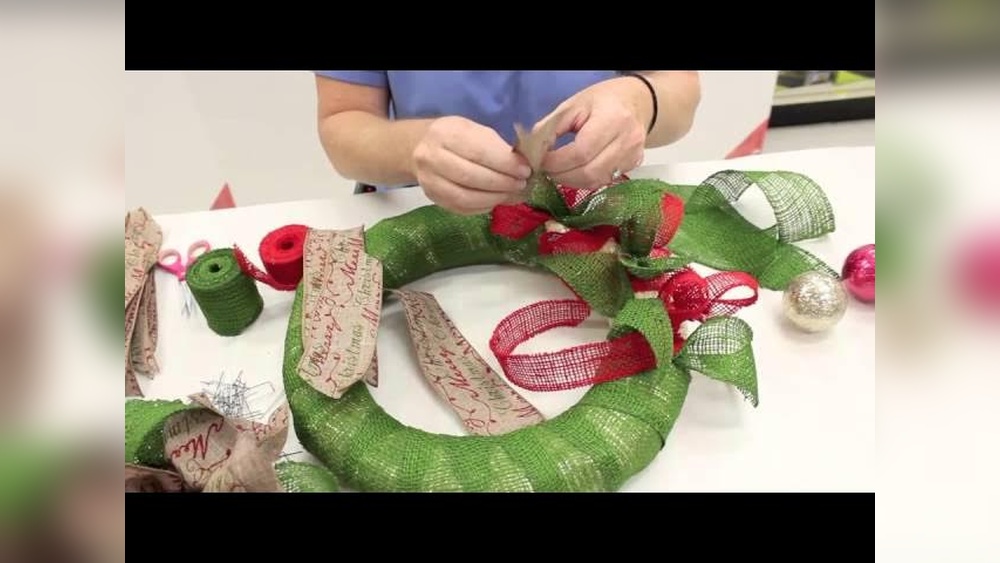 How to Decorate a Straw Wreath for Christmas
