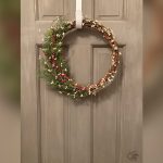 How to Decorate a Vine Wreath for Christmas