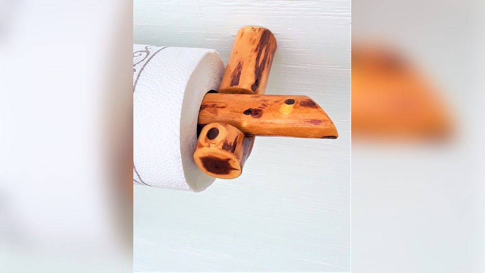 How to Decorate a Wooden Dowel Towel Rack