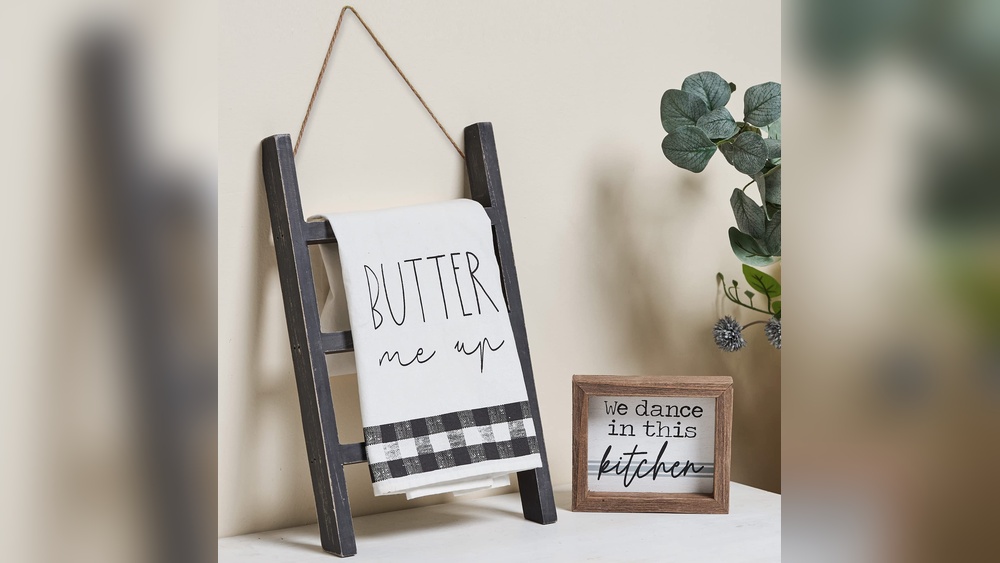How to Decorate a Wooden Kitchen Towel Rack