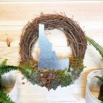 How to Decorate a Wooden Wreath