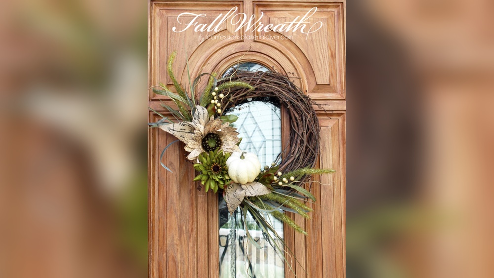 How to Decorate a Wooden Wreath for Fall