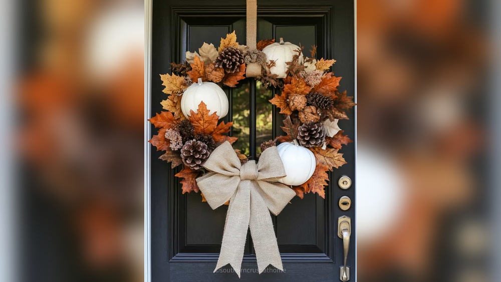 How to Decorate a Wreath for Fall