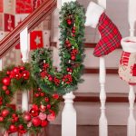 How to Decorate a Wreath Ring
