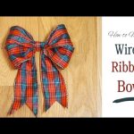 How to Decorate a Wreath With Wide Ribbon