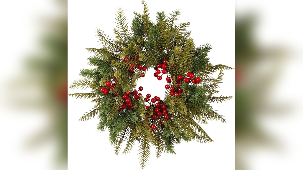How to Decorate an Ordinary Wreath