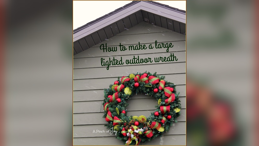 How to Decorate an Outdoor Wreath