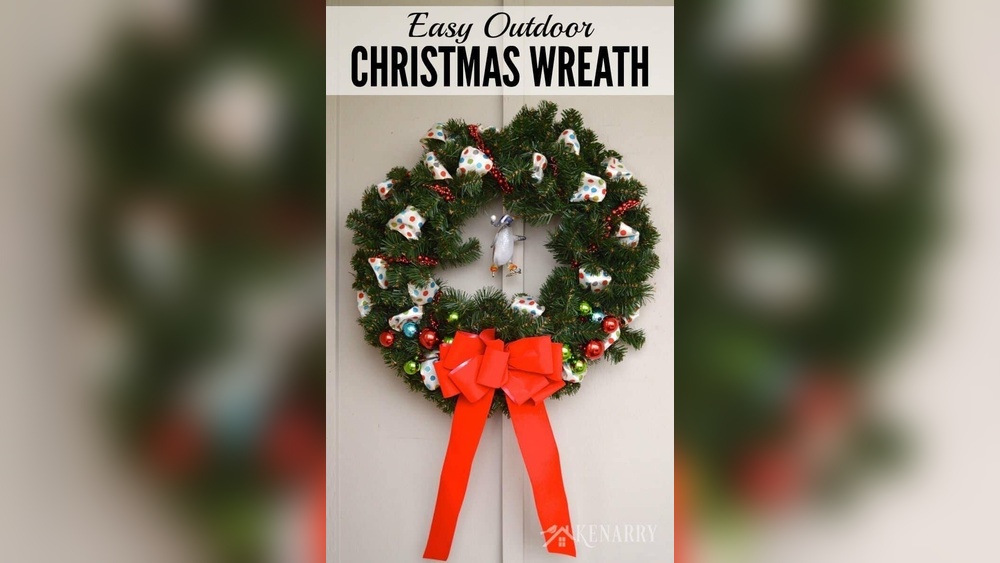 How to Decorate Christmas Wreaths With Ribbon