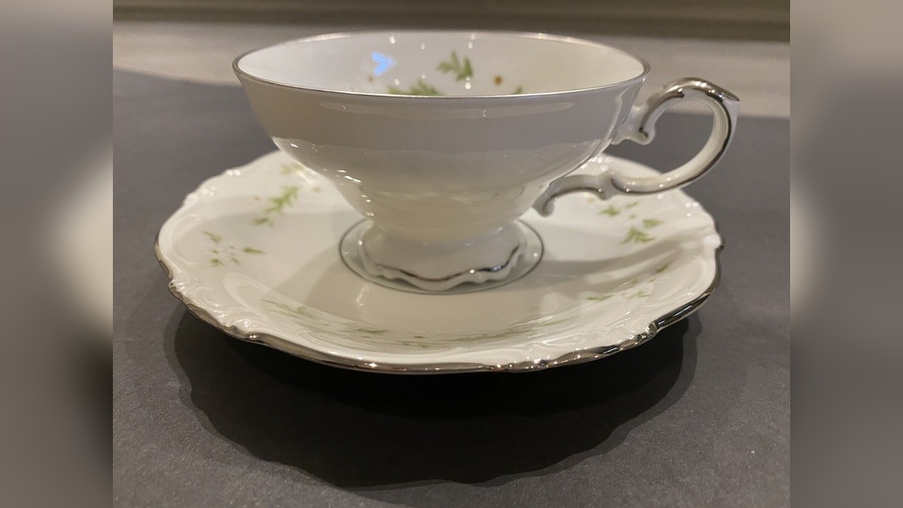 How to Decorate With Crown Jewel Bridal Wreath China Bavaria