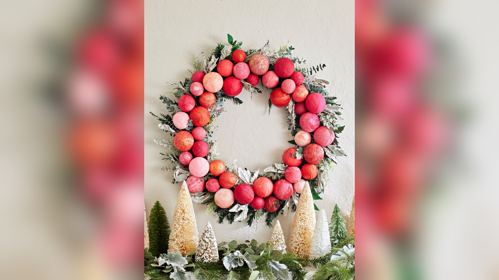 How to Decorate Wreath for Christmas