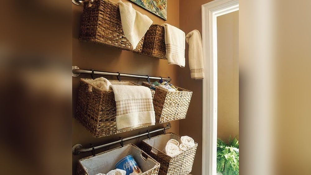 How to Hang Baskets on Towel Rack