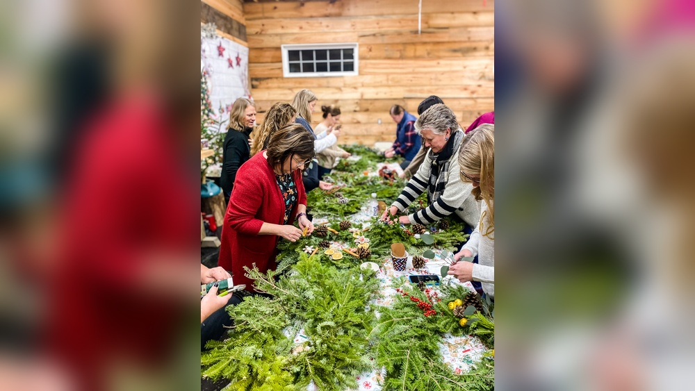 How to Host a Wreath Decorating Party