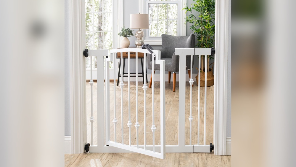 How to Open Pet Gate
