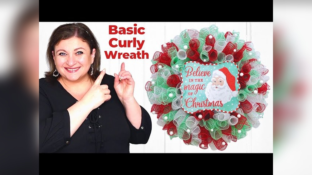 How to Use Decorator Mesh to Make a Wreath