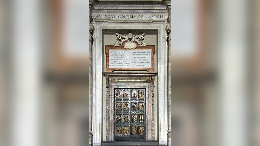 What is the Holy Door at St Peter'S Basilica